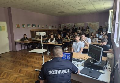 Предавање о безбедности у саобраћају за матуранте